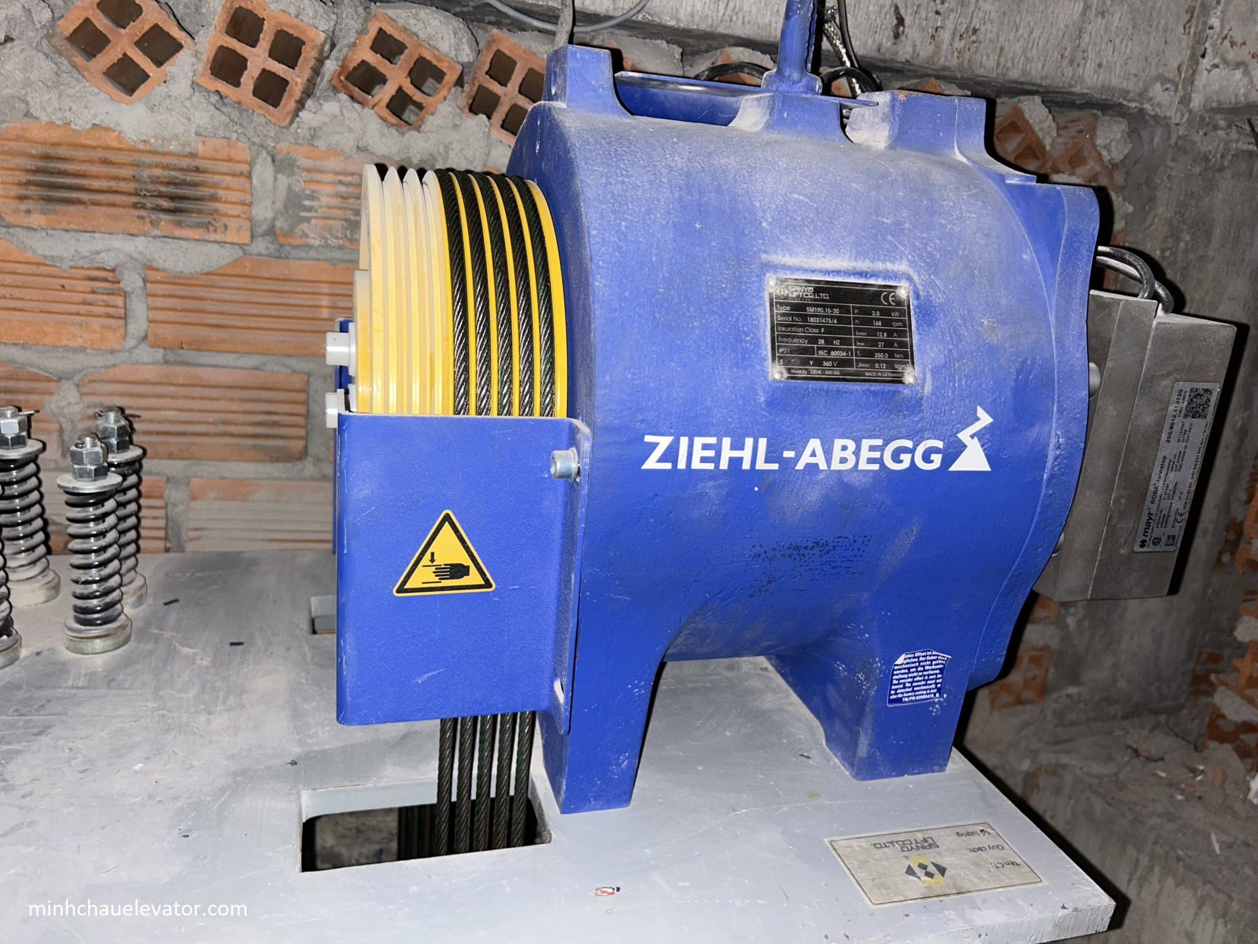  Máy kéo thang máy ZIEHL-ABEGG xuất xứ từ Đức.